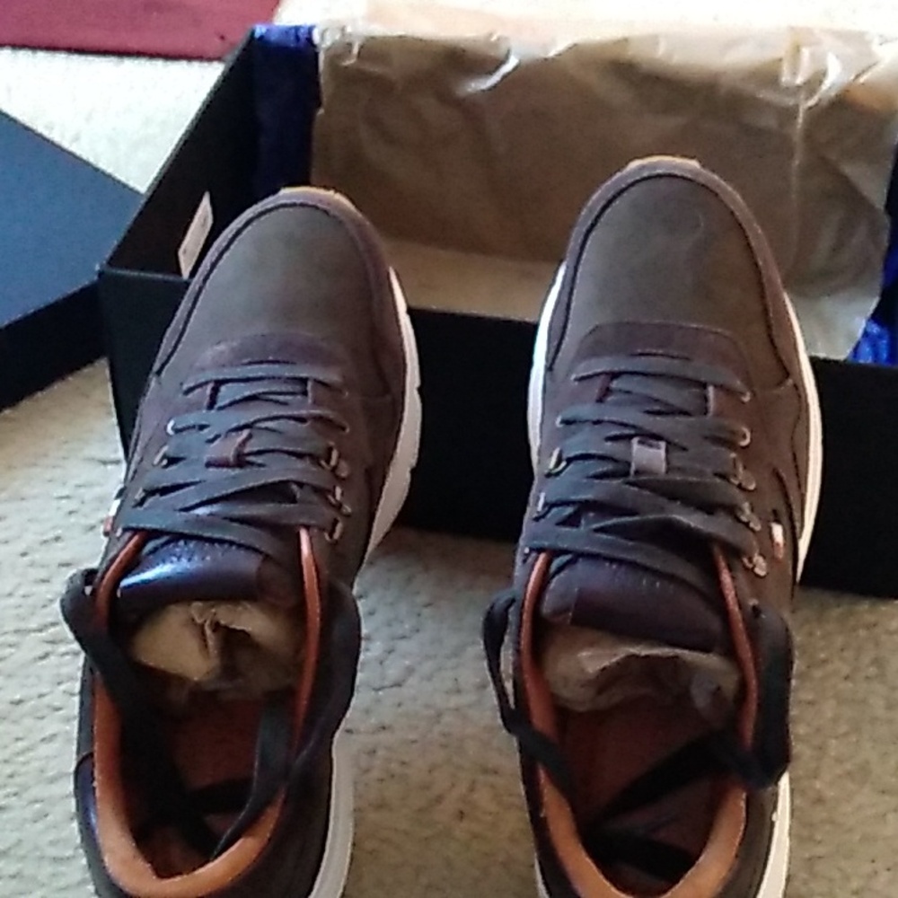 Allen Edmonds men's lace up shoes